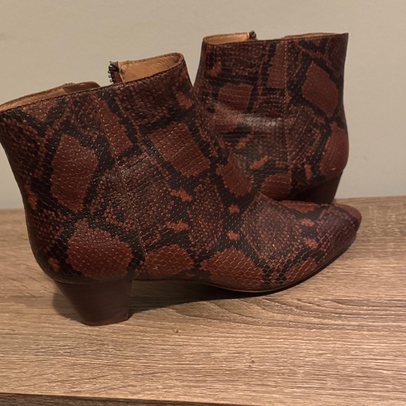 Madewell Brown Snake Embossed Print Ankle Leather Boots - Picture 4 of 4